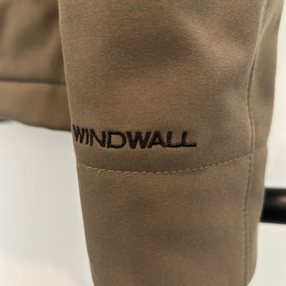 North Face Softshell Jacket - Picture 3 of 5